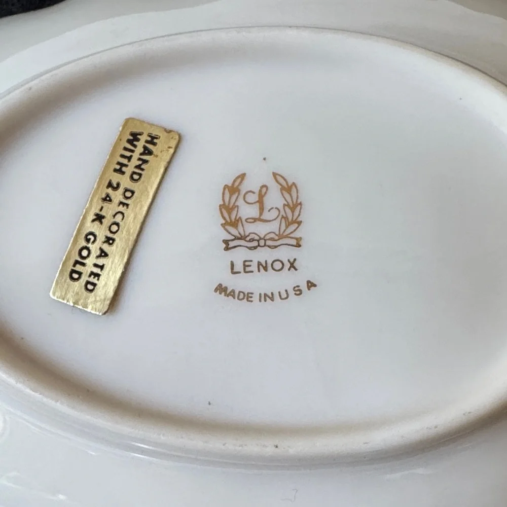 Vintage LENOX Elegant Gold and Cream Leaf-Shaped Dish Hand Decorated w/24K Gold - Picture 5 of 11